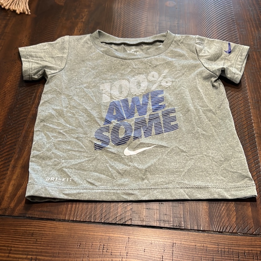 Nike - Picture 2 of 5
